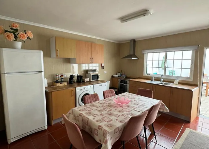 Sweet Semesterbostad Ponta Delgada